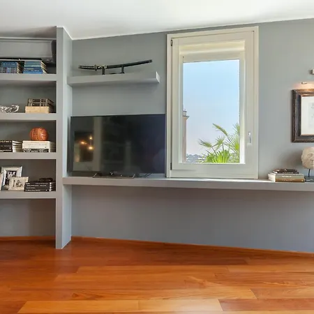 Luxury Attic Duomo Διαμέρισμα *